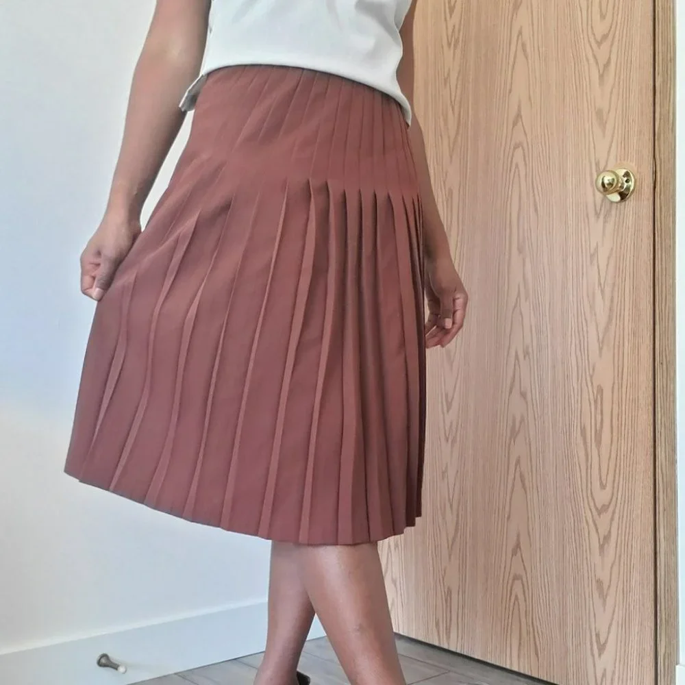 VINTAGE | Brown Academia Midi Pleated High Rise 100% Wool Skirt (Size 8) - Picture 9 of 13